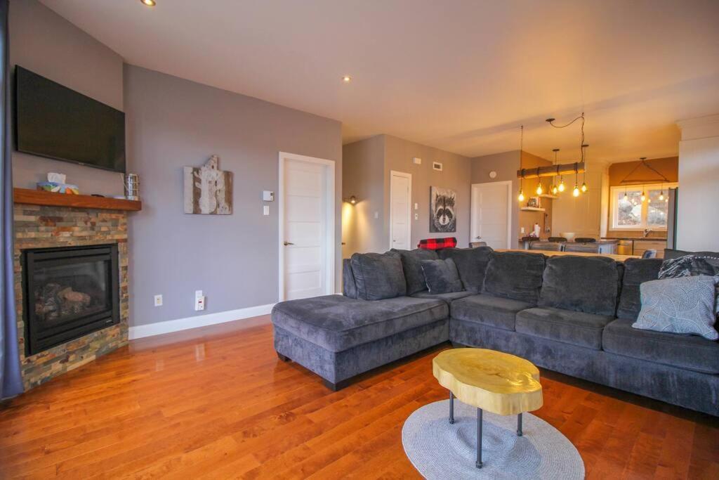 Chalet Au petit Édouard  LʼAnse-Saint-Jean Extérieur photo